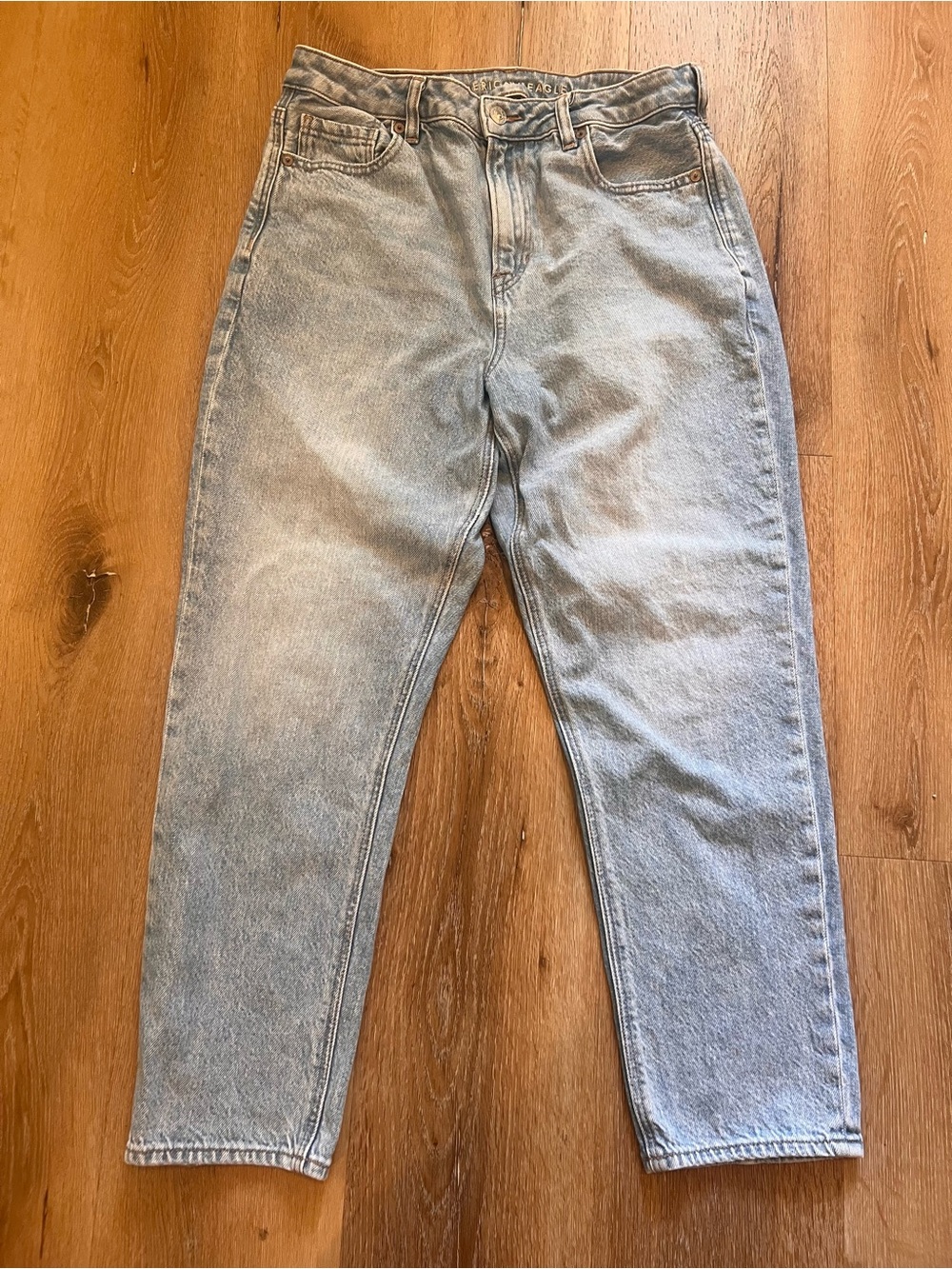 American Eagle Mom Jean 10 Short -